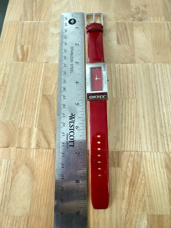 DKNY ladies silver tone red leather minimalist watch NEW BATTERY main image 8